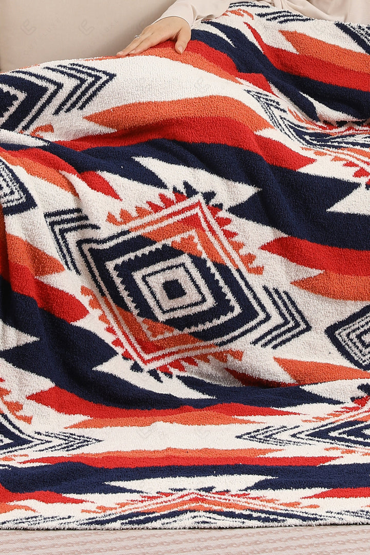 MULTI-COLORED TRIBAL PATTERN THROW BLANKET THROW BLANKETS