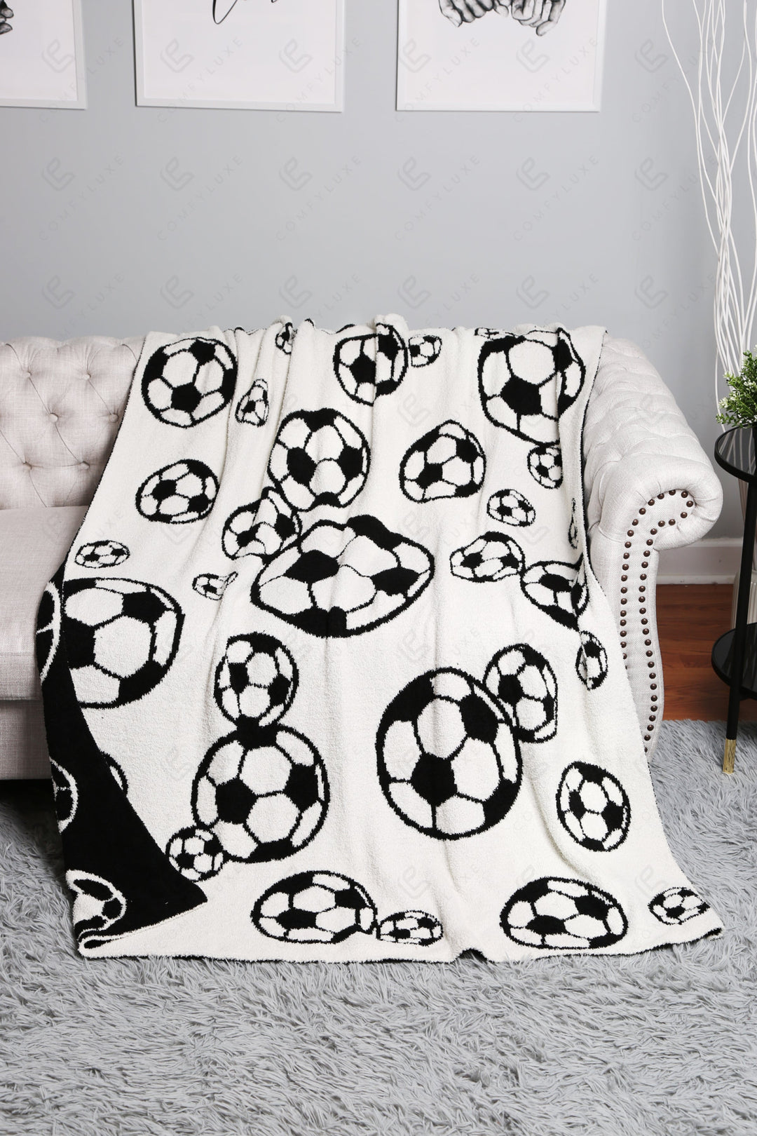 Jcl4327 Black Throw Blankets