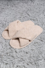 Load image into Gallery viewer, Jcl6110 Slippers/Slides
