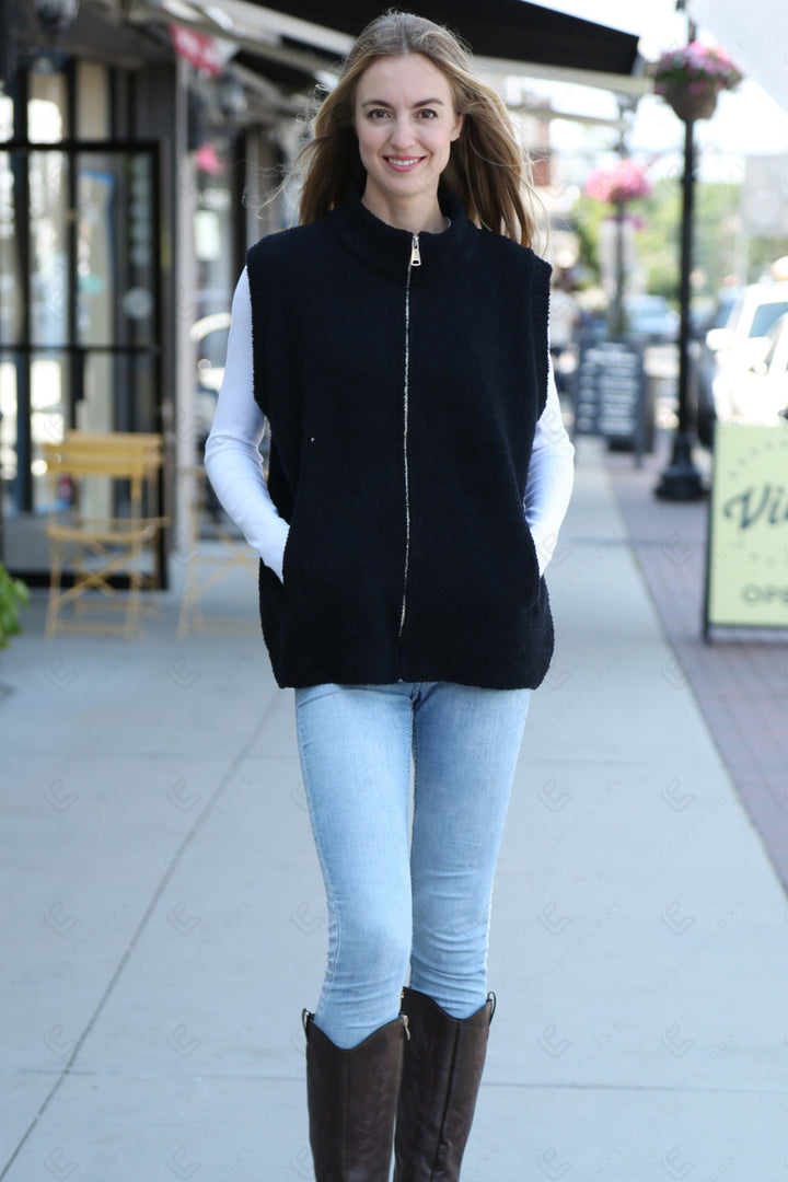 SOLID COLOR VEST APPAREL