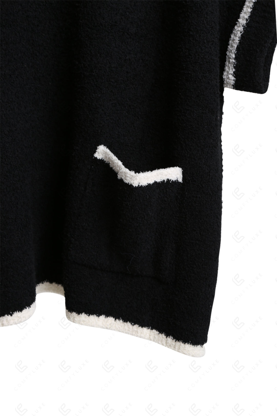 SOLID COLOR W/ COLORED EDGE PATTERN SWEATER APPAREL