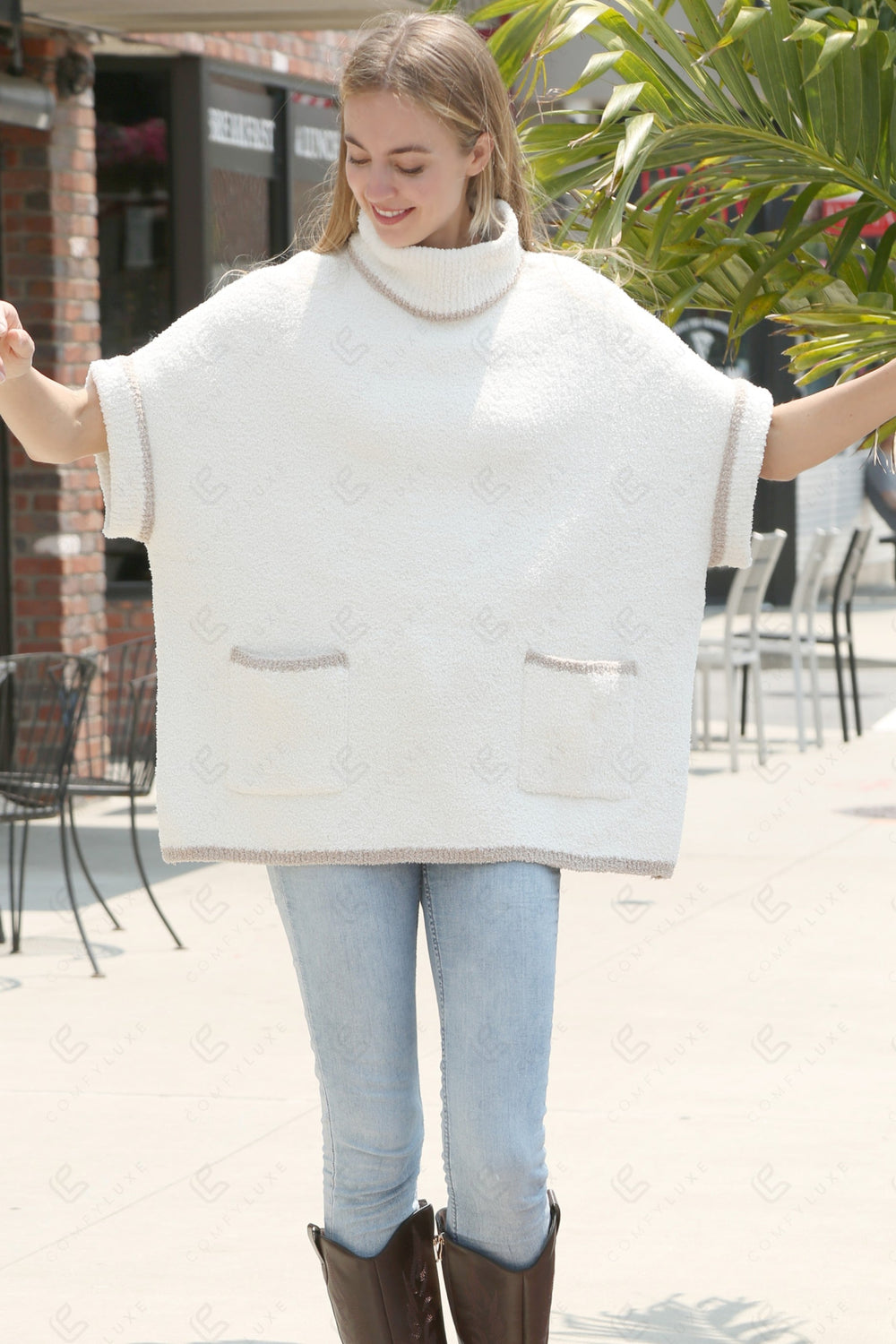 SOLID COLOR W/ COLORED EDGE PATTERN SWEATER APPAREL