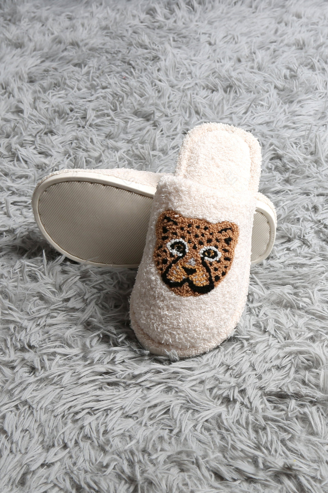 STRAWBERRY PATTERN SLIPPERS SLIPPERS/SLIDES